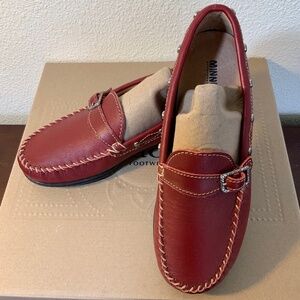 NEW! Minnetonka Moccasins Red Size 5